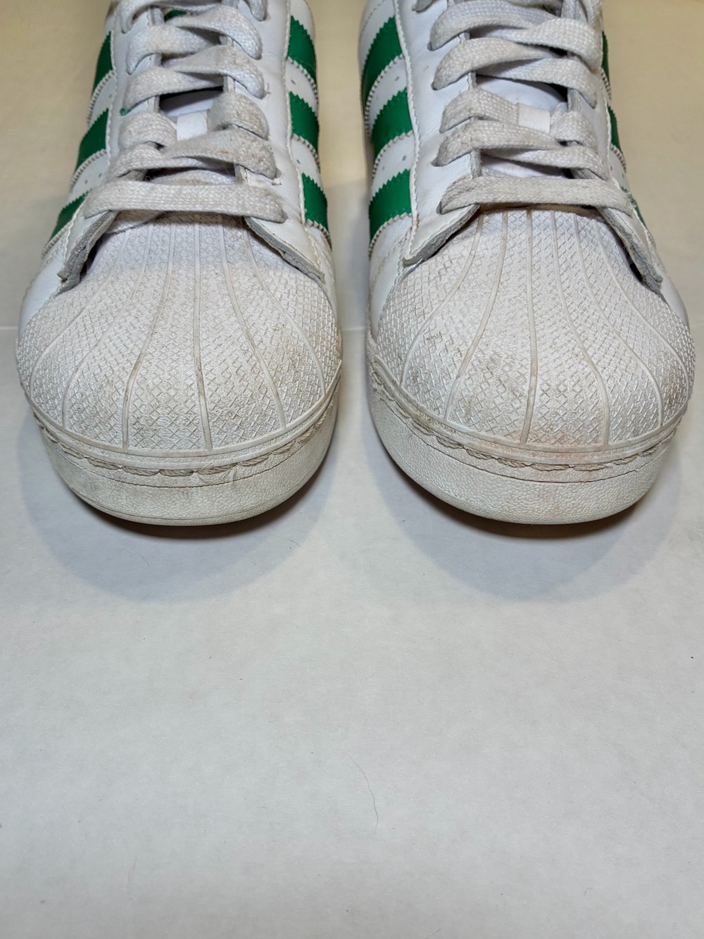 Adidas Size 8.5 Superstar Sneakers in White with Green Stripes - Picture 4 of 10
